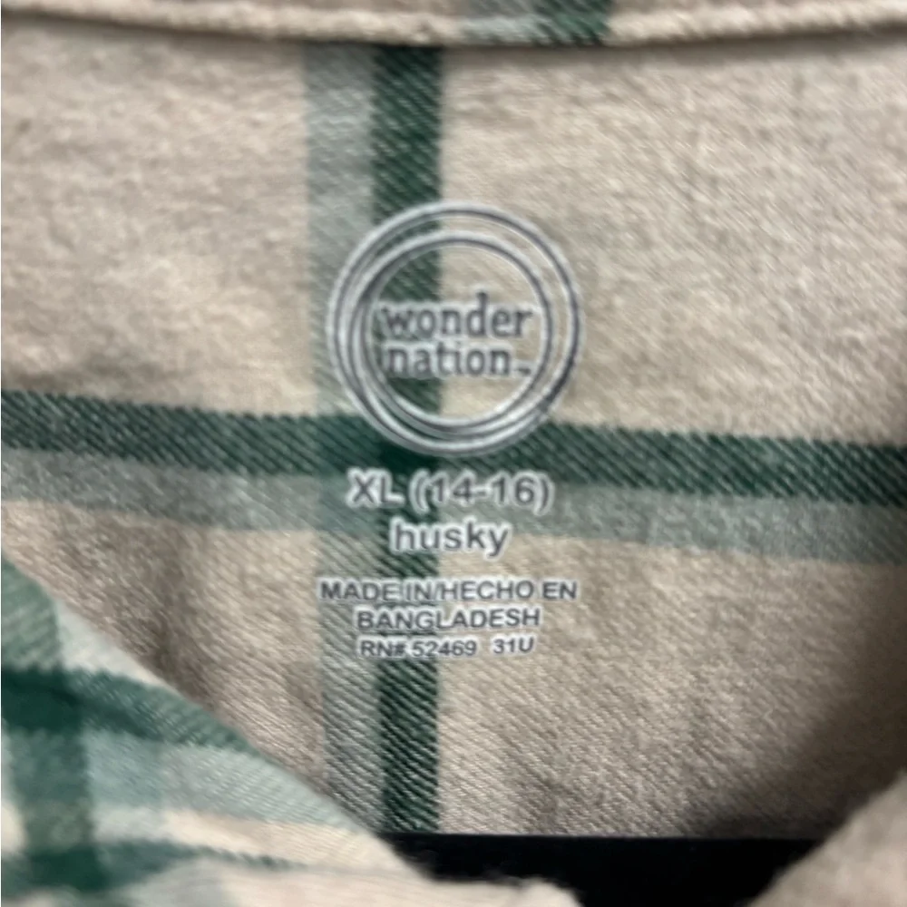 Boy’s Wonder Nation Green and‎ Cream Plaid Shirt Husky Size XL